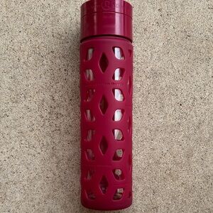 🍀3 for $25🍀 Lululemon Pure Focus Glass Water Bottle, Bumble Berry